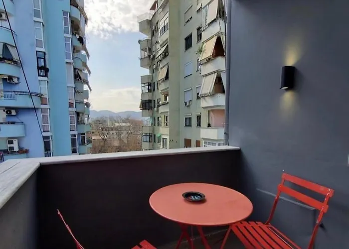 Lägenhet Helga's Deluxe 3 Tirana