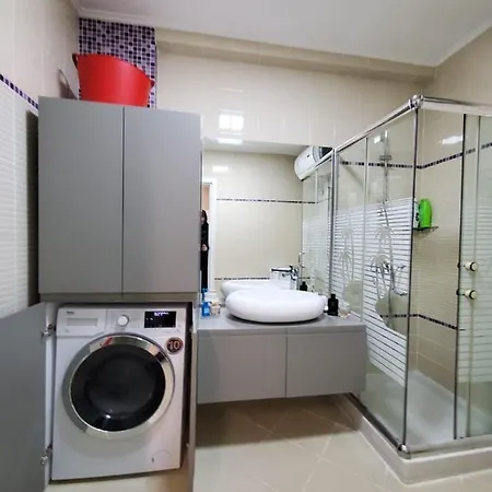 Helga's Deluxe 3 Apartman Tirana