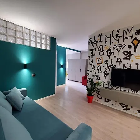 Helga's Deluxe 3 * Tirana