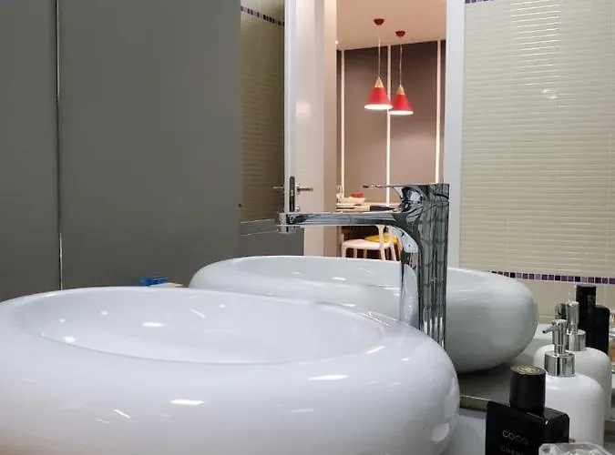 Helga's Deluxe 3 ティラナ